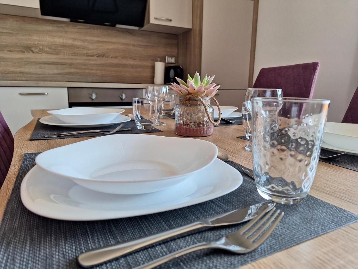 Val&Sol Apartments เซโชเล ภายนอก รูปภาพ